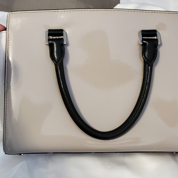 Michael Kors
 Selma Medium Top Zip
 Satchel - Picture 2 of 7